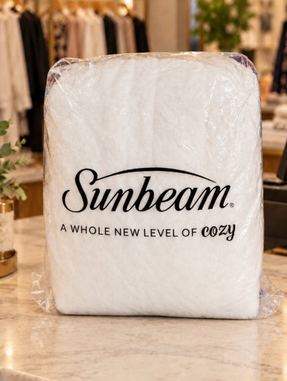 New. Sunbeam White Plush Sherpa Heated Throw Blanket